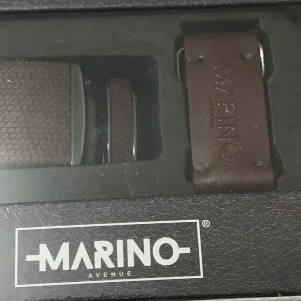 Marino avenue Belt set color brown.     A399